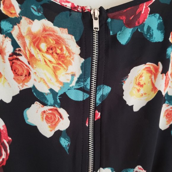 Floral Tier Dress in Black - Picture 3 of 5